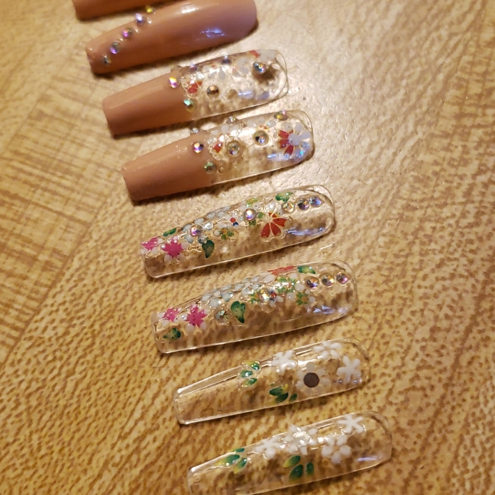 ♥️Peachy nude & clear nails